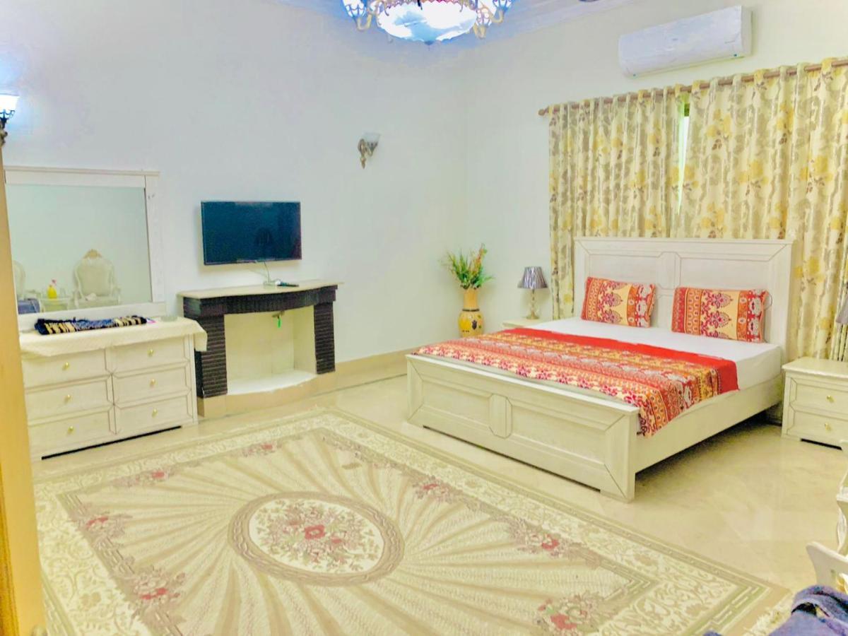 Ivy House Hotel Равалпинди Стая снимка