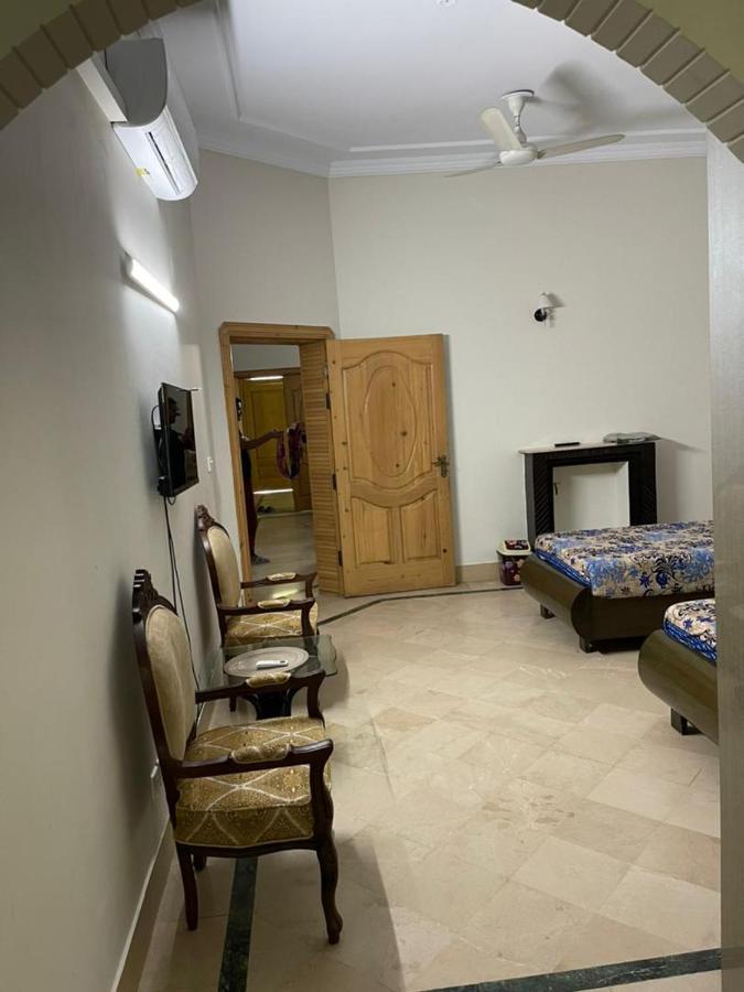 Ivy House Hotel Равалпинди Екстериор снимка